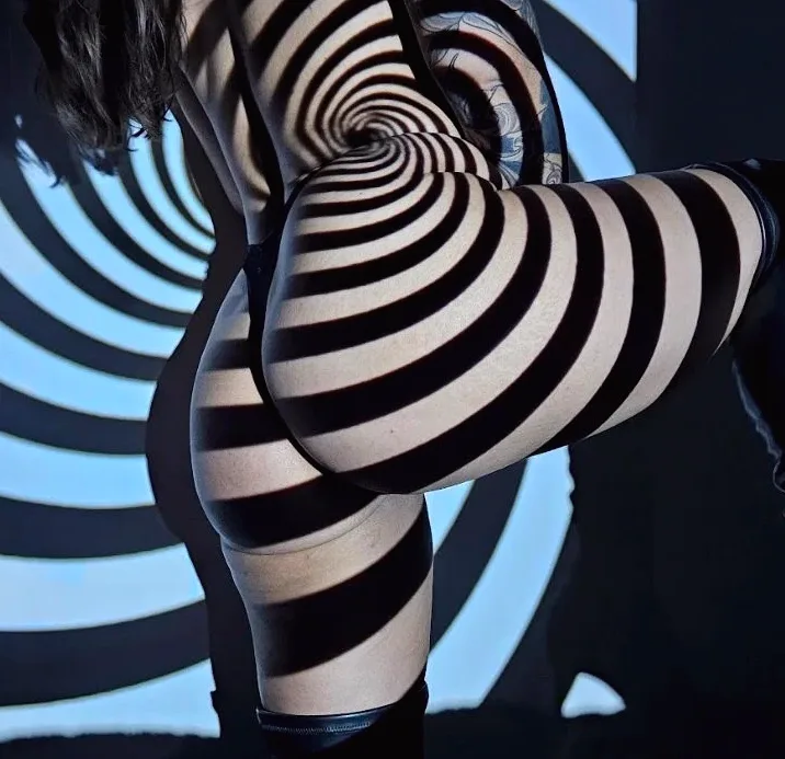 Nella, 33